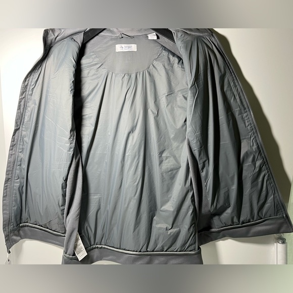 Original Penguin Water-Repellent Quilted Poly Filled Super Light Packable Vest - Picture 4 of 16